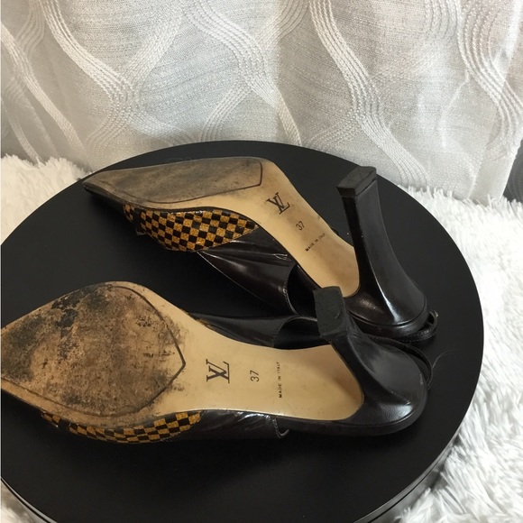 Louis Vuitton Black and Brown Checkered Heels - Picture 15 of 15